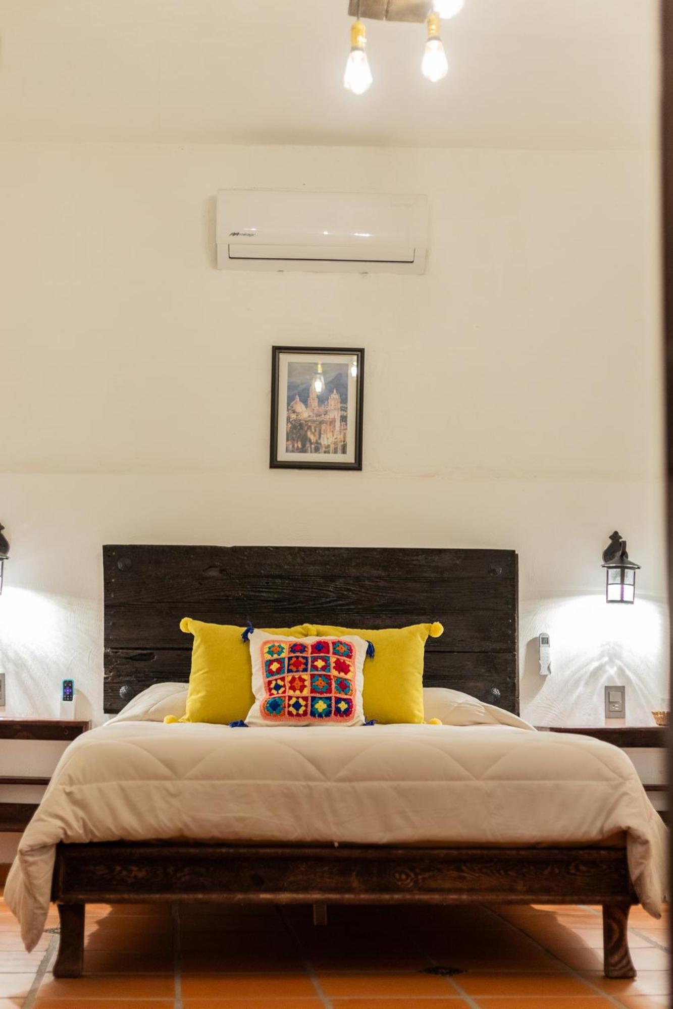 Casa De Hospedaje -La Abadia De San Pedro Guadalajara Ngoại thất bức ảnh